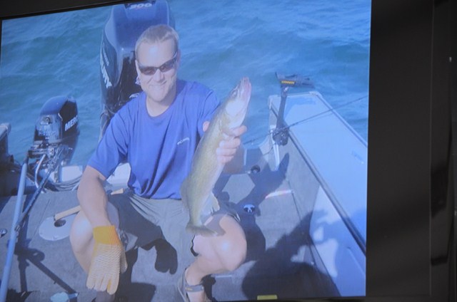 4D85599E-CA22-40E3-8A82-53A48EBD9ED3