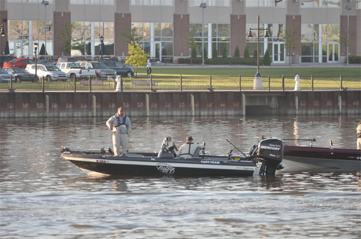 4D93DE3E-D67D-4A7E-BD14-B1D0B3229AE8