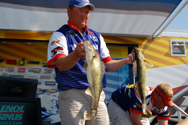 4D9C00EE-83FD-46BE-9BF5-5F0D5BA99321