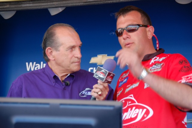 4DB78B79-6B63-453D-B19E-9C7F534F4A7E