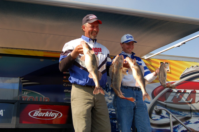 4E850A28-7B75-46EF-AFEF-2F43CB25FD28