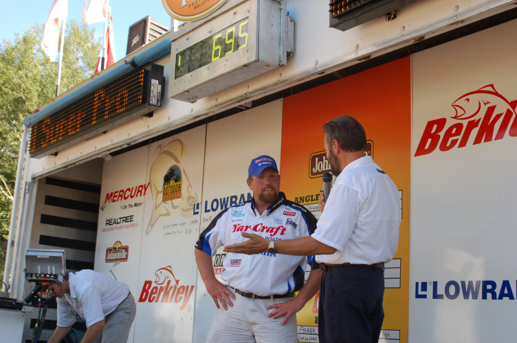 4ECED1DC-F9F1-408E-98D7-F63ED7255949