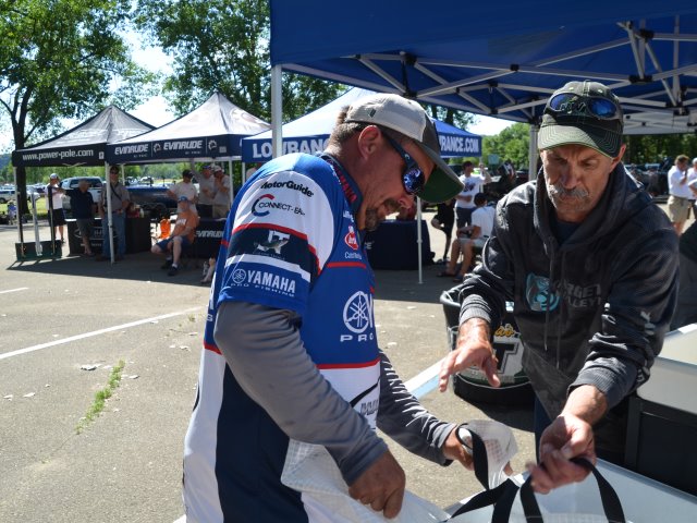 4F08B34E-0286-44EB-AB50-0F655467AF49