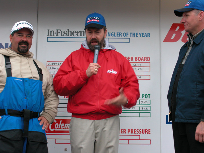 4F83B332-68D3-4B8B-B21C-00270A345A68