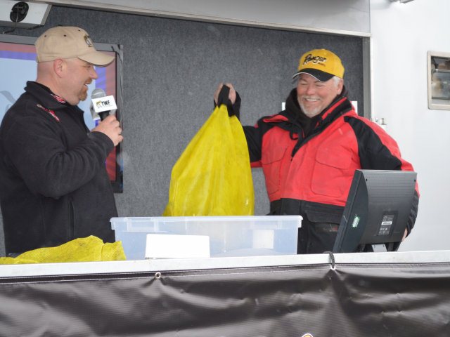 4FAD552E-D3CB-4B59-802D-3138C43671E6