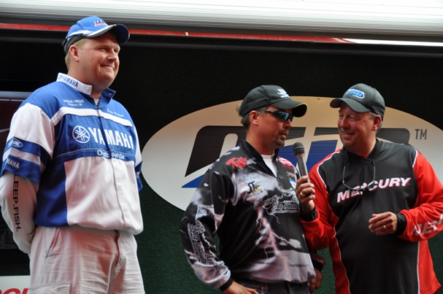 4FD8837F-21EF-4D82-B7EE-FDD0D2E4D67C