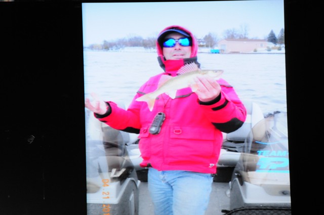 E43061B0-4CD8-4098-87F9-DC69A8F4933A