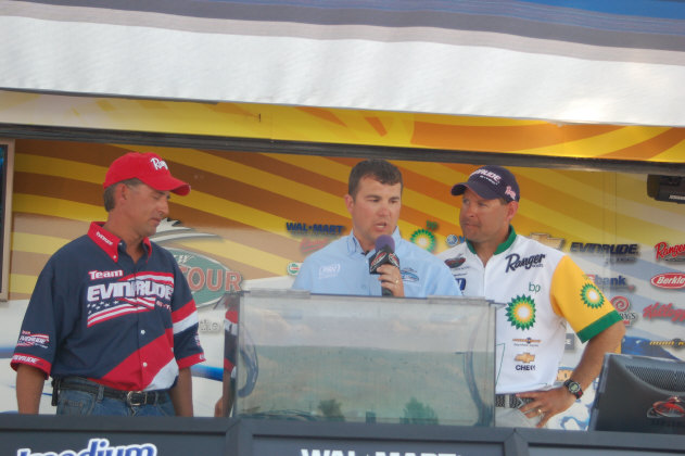 51C7E7DA-402E-4A26-9970-49C7D9D1BCF6