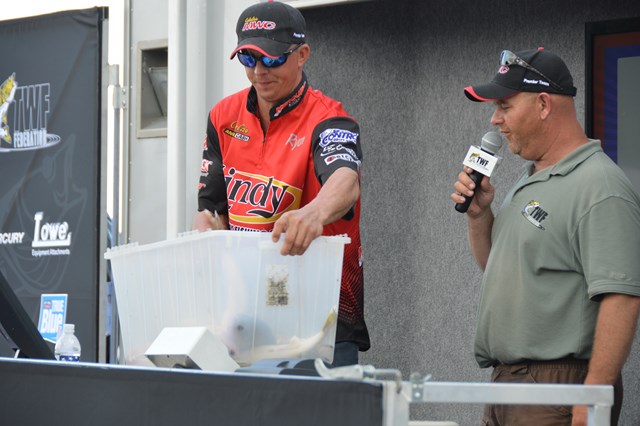 51EDD39B-FAE1-4E7D-8999-DD5308D7E173