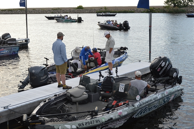 51F93258-7E1D-4BF6-A352-BBF28D908D1D