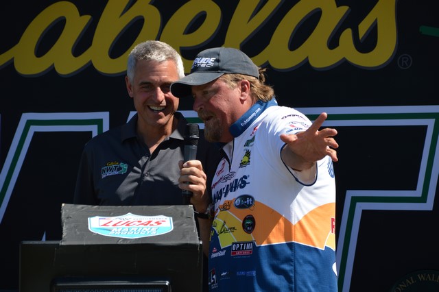 52731F5D-24A3-482A-B92A-A192AC4DF949