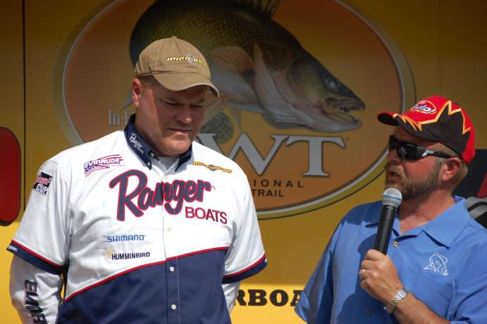 52964F1E-BC8B-47F4-BB7D-DC1E959B3AA2