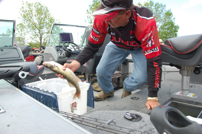 53B56C52-7CBA-4BF3-BCCA-C1784263FE3E