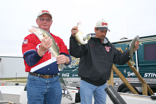 53F7220C-5E9B-4FF3-A600-394481E81DE6