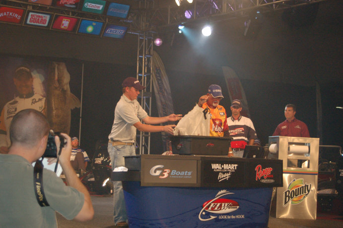 54D923A2-3050-4371-B82B-7B34C15910E1