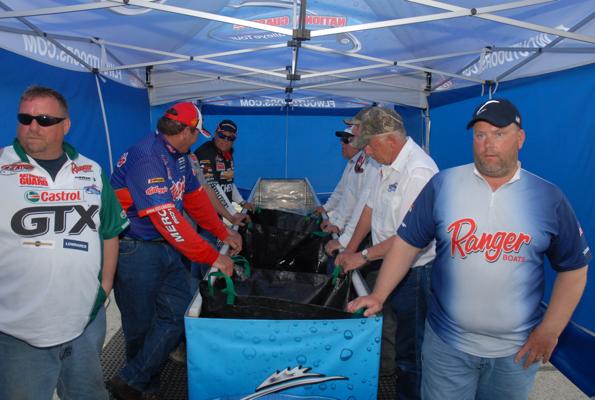 551B7A6E-3697-4073-AFA4-DA97334955B0