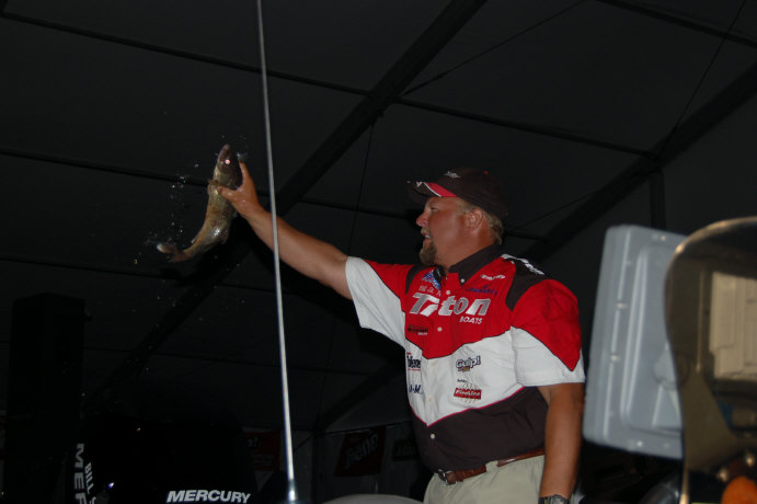 552E3AD9-F163-4887-AC45-0DE8A5C9C4E6