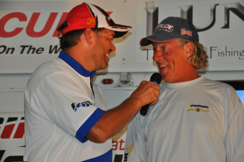 554F2ADF-0BA9-4B9B-AB0E-262B7DABCF34