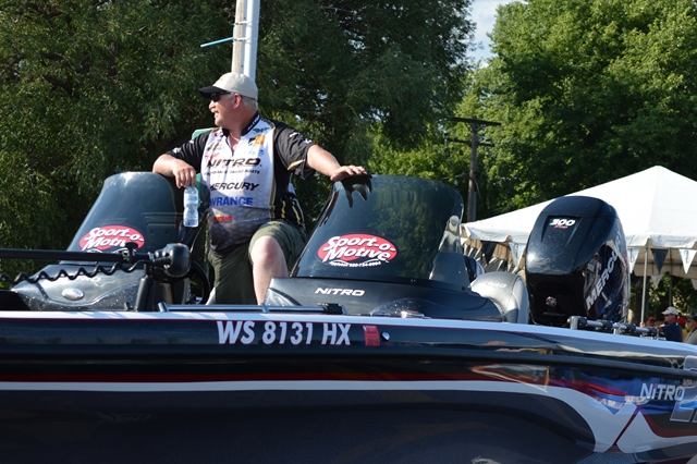 5550B004-2D66-4A6C-B698-C08AD2410051