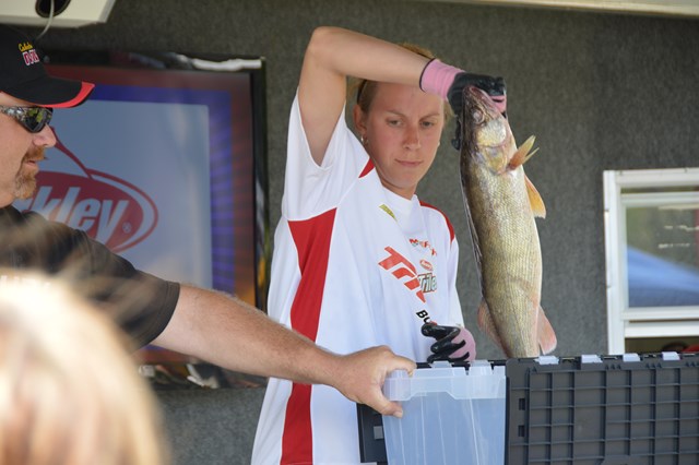 557DA280-BD8F-4589-BB6D-95C1398DE97B