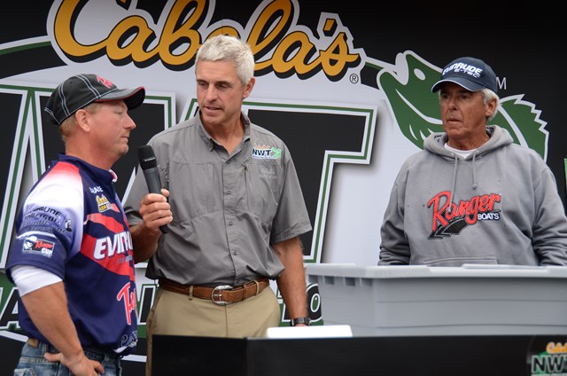 559171F4-820A-4D8D-BF00-CEE63659AB7B