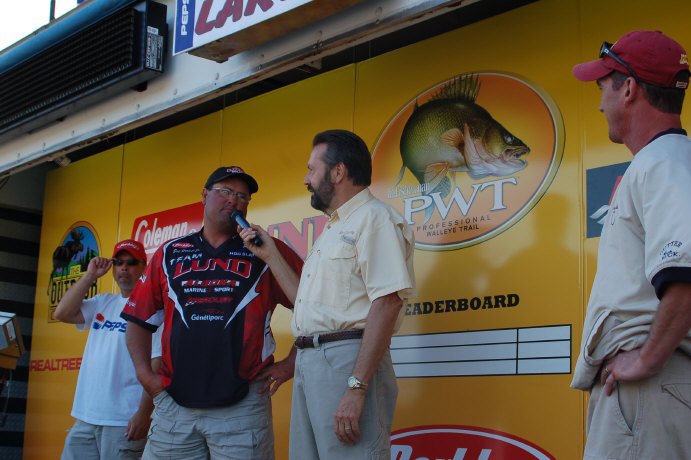 55B00352-8348-449C-90CE-A992E1350A2E