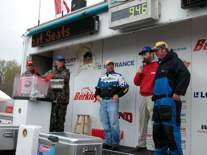 5661D2BD-1D70-49E2-8C0B-242CF18DF484