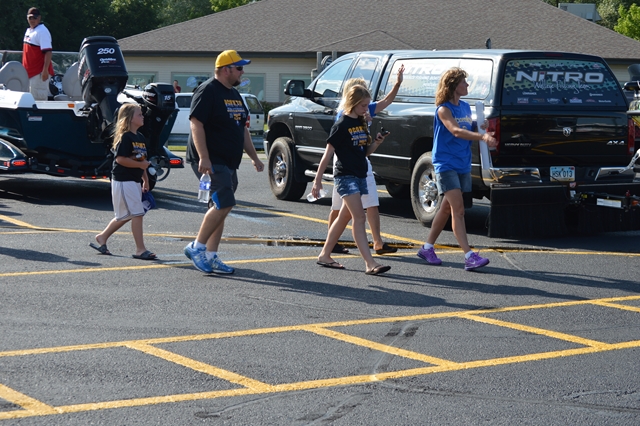 567B546D-5FBF-433F-B5FC-CDB292962D7B