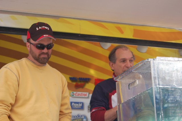 569000F9-A345-4EA2-9CB3-0B45359CEAA2