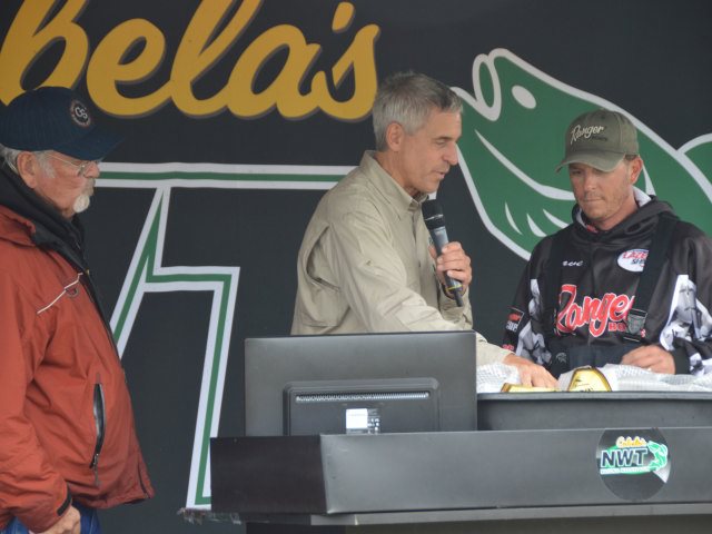 56B32F19-847B-4834-A019-713A9A427642