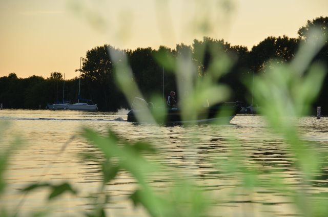 5711F8F3-C701-4206-8702-45C4305F9E68