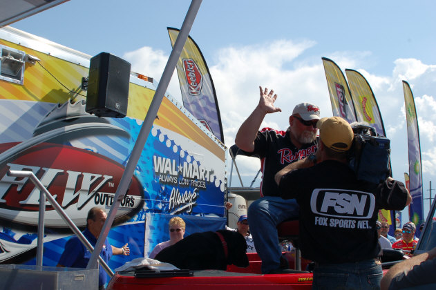 57630E58-6BEC-440C-8C27-54119681CF61