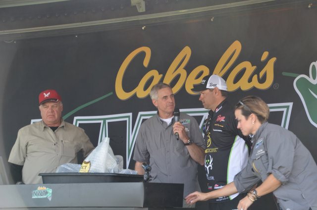 586F119C-1112-49B1-9CDB-F449C50737DB