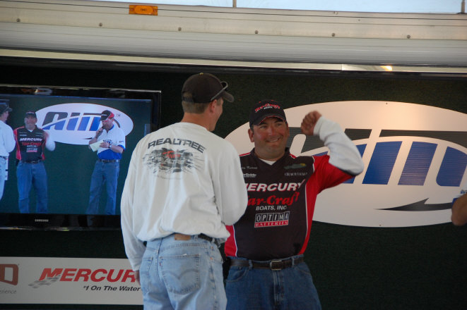 5891A6A0-3340-471B-AAE1-33479FFDF277