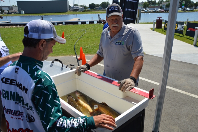 58B1FBA2-81F8-480C-B3FB-90F16FA45DB1