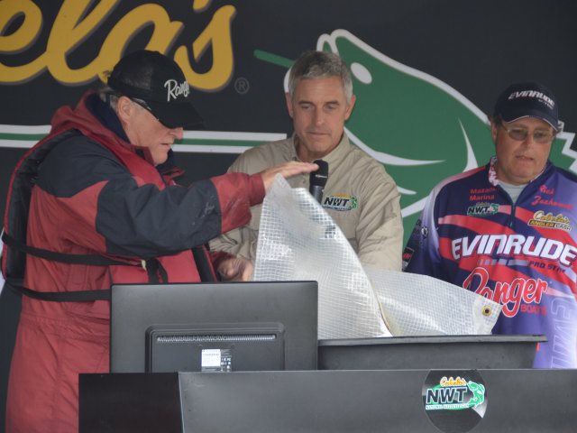 58F5EC39-55F4-42D6-AC36-90CD217F5A9B