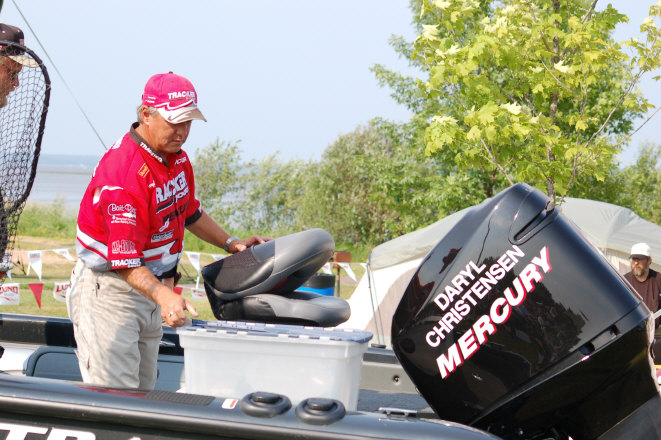 5913B5C8-7B9A-48A8-A3AD-273738A0C2AF