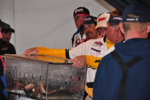 59E03D03-FF16-4C05-B664-634A394A4BD3