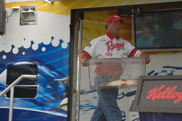 5A36FBFF-0FDA-4E9D-BF8B-75B539DC98BA