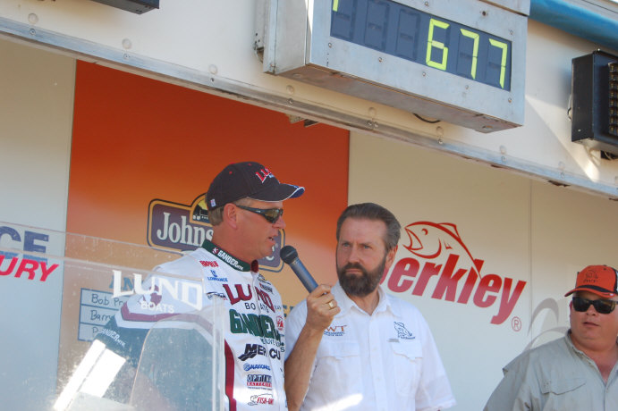 5A8AE65B-50FC-4858-B52D-E2E0DD59011A