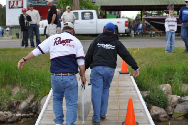 5B33E081-A0EA-4B47-B7E5-F681A00D2269