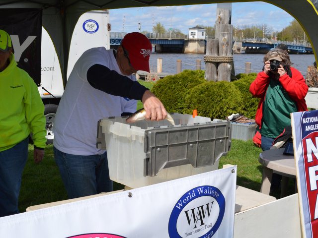 5C380F9D-3F85-46EF-B0D6-CE8F62417039