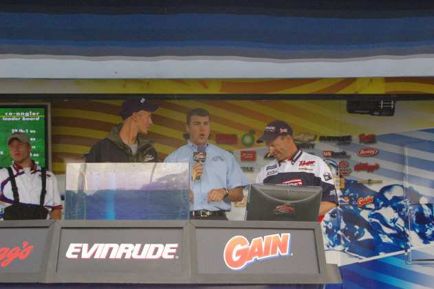 5C995C38-821D-4E29-87F6-8740CDE1D14F