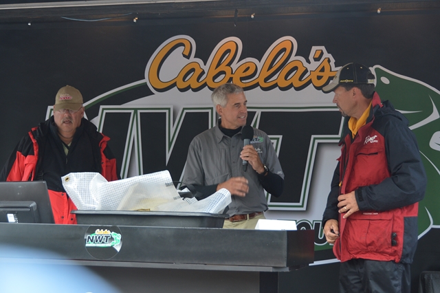 5D00759B-F48F-48A8-9009-343544848681