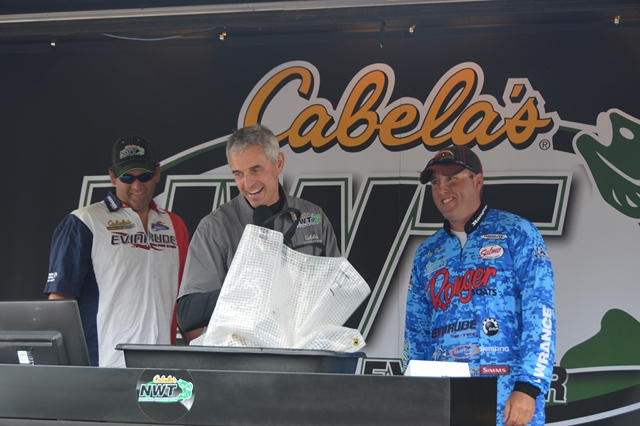 5D3B786D-6932-4A2E-A882-4382D1D3A0D0