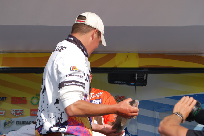 5DF43B85-F0AE-49CB-8263-55BA3FDBE8A2