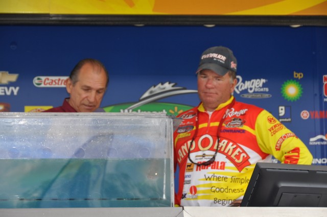 5E55B548-1756-4D9B-831A-7BF761581401