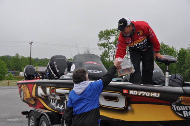 5EA305CE-17CD-4844-94BD-FEFFE82C60E9