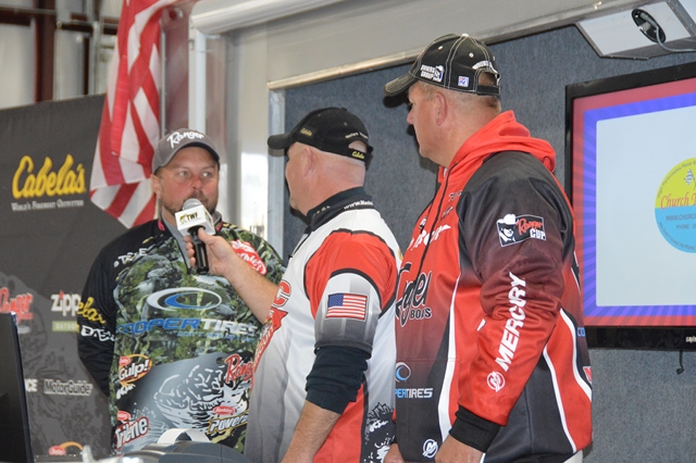 5FB0D39C-57C1-4E7F-8254-447F0E5A765B