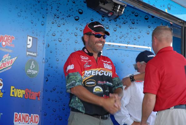 6F15612E-BD3B-4D46-9939-AF700D47B52F